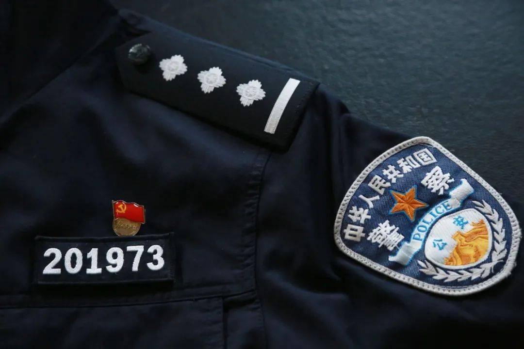 最新警服警帽，重塑警察形象的时尚符号